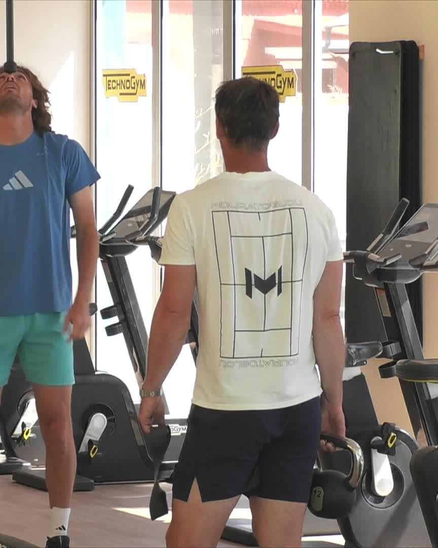 Stefanos Tsitsipas looking to join the circus 🤹♂️ #RolexMonteCarloMasters