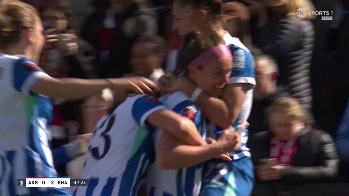 Caitlin Hayes doubles Brighton's lead from a corner 🎯 📺 Watch live on TNT Sports and HBO Max