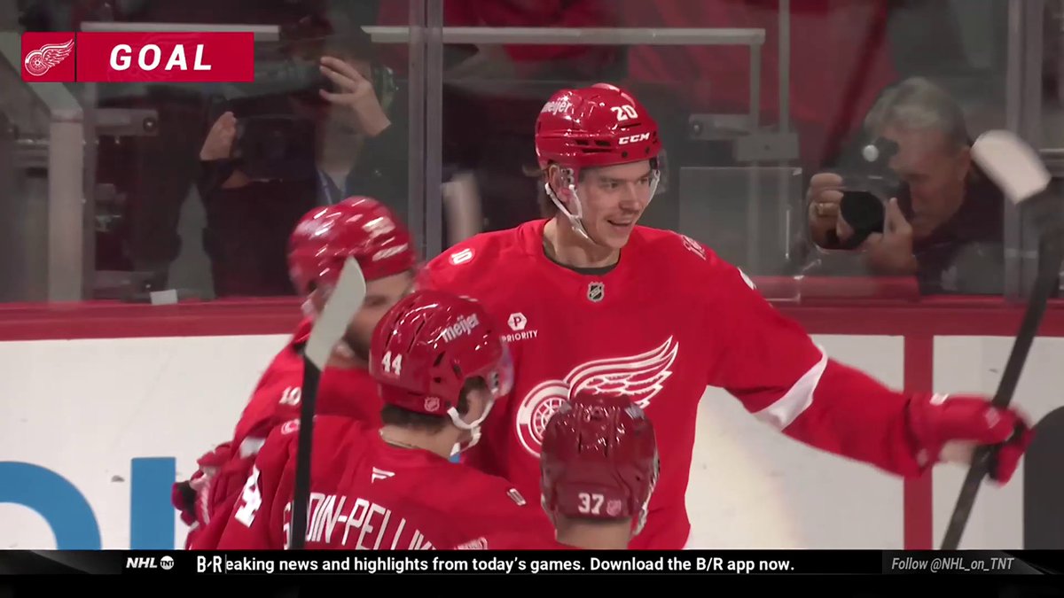 FIRST SHOT ON GOAL... AND IT'S IN! 🚨 The Detroit Red Wings strike early! 📺: NHLonTNT &amp; hbo max fka ➡️