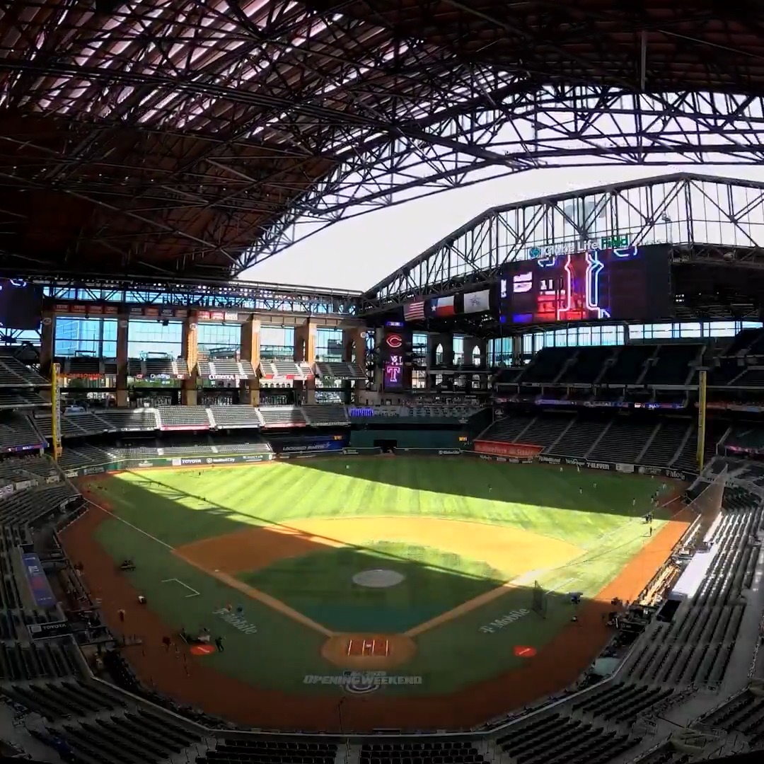 Beautiful day for a ballgame 😍