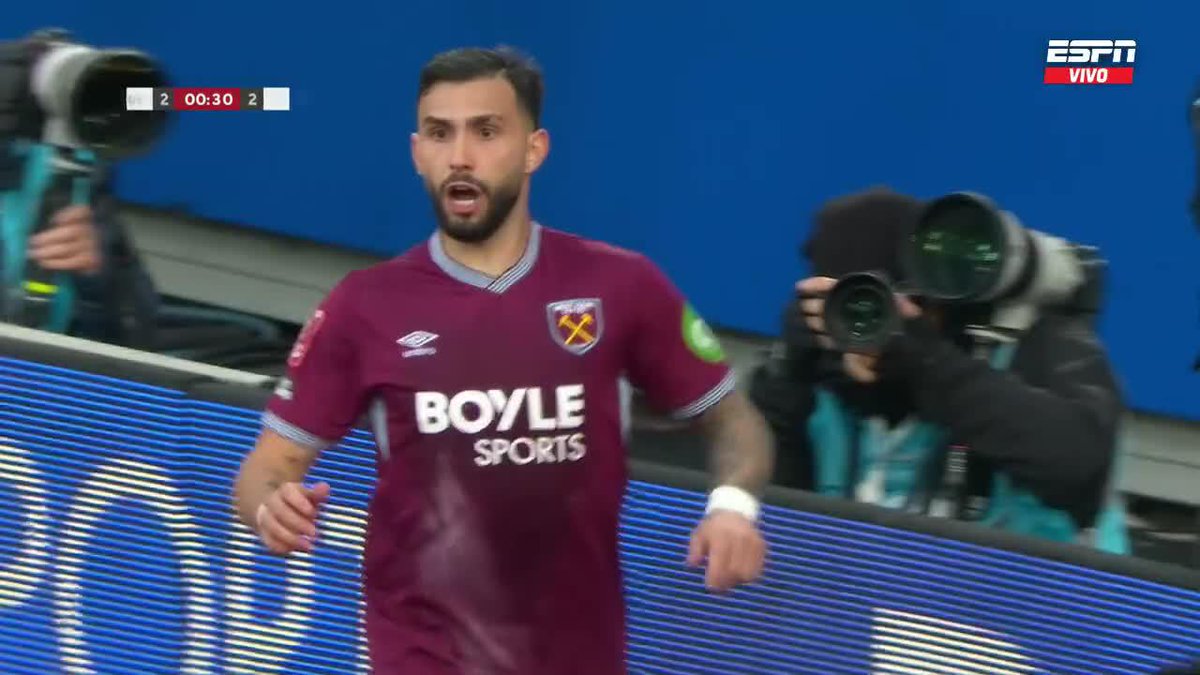 ¡AVISÓ TATY EN LA PRIMERA DEL ALARGUE! Insólito error de Perri que Castellanos no perdonó, aunque no vale el gol por offside del argentino. 📺 Mirá la #FACup por #DisneyPlus Plan Premium