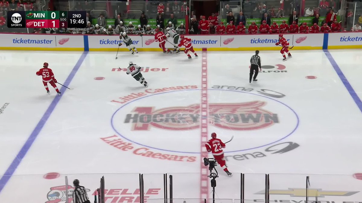 Two goals in the first two minutes and the Wild have TAKEN THE LEAD!!!! 🔥🚨
