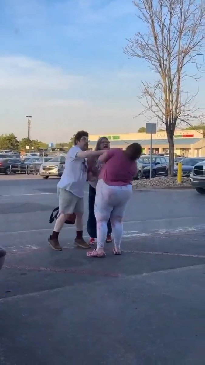 -That may have been the weakest punch I've ever seen a man (presumably...) throw -Lots of women who wear spandex, shouldn't... #walmart #crime #trash #diabetes #obesity #walmart #DollarTree #carbs #estrogen #soft #ego