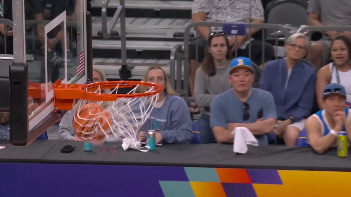 "YOU BET!" Kiki Rice with the clutch three to end the first quarter 🔥
