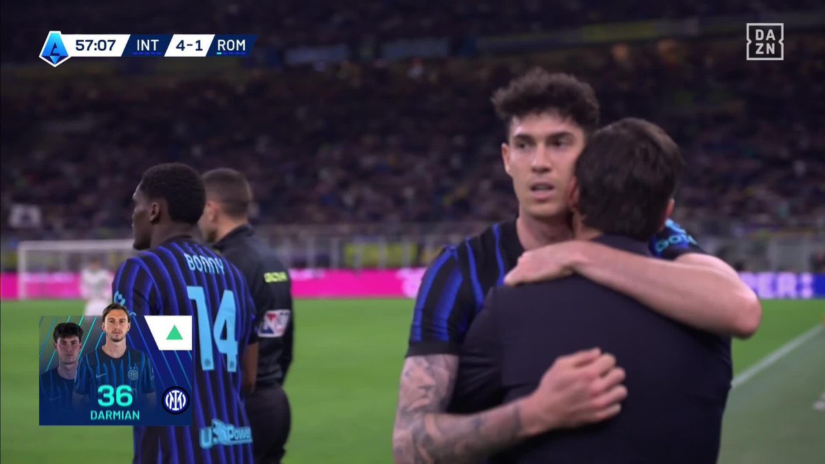 この拍手がすべてを物語る 失意のW杯プレーオフ明けの試合 途中交代の🇮🇹バストーニへ 観客からはスタンディングオベーション👏 🇮🇹セリエA第31節 🆚インテル×ローマ 📺DAZN ライブ配信中 #セリエA #だったらDAZN