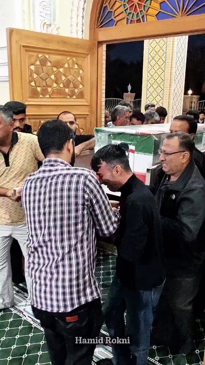 لو كنت مسلماً حقاً، فسيغضبك سفك دماء المسلمين الأبرياء في إيران على يد الصهيوأمريكي. أما إن كنت طائفياً، فهذه دماء شهداء أهل السنة في #إيران، ومع ذلك يكفي أن تكون إنساناً لتغضب لهذه الدماء المعتدى عليها. أما إن لم تغضب لأي سبب، فأنت صهيوني بكل وضوح.