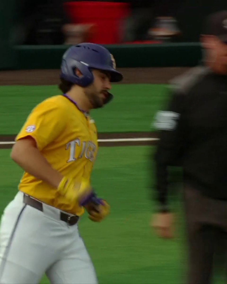 Cade Arrambide is hiding baseballs, not eggs this Easter โพ๏ธ๐ฅ 4 HR game, including a 12th-inning grand slam to break it open. โ
First player in LSU history to do it โ
First SEC player since 2023