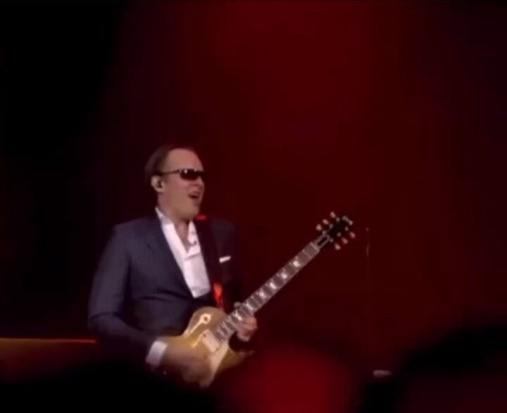 Joe Bonamassa forgetting he's human for 24 seconds