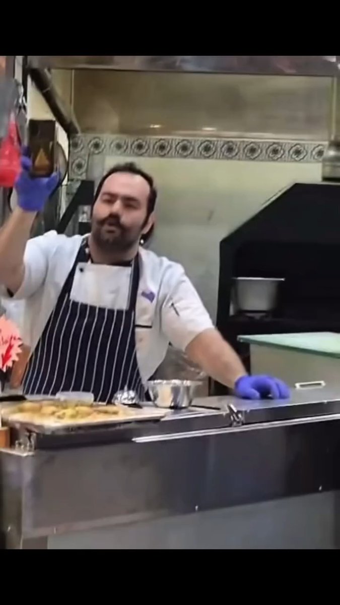 In Lower Hutt, New Zealand 🇳🇿, the owner of the Persian restaurant Banoo, Alex Aragon, hung Iran’s regime flag on the wall 🇮🇷 and placed American and Israeli flags 🇺🇸🇮🇱 on the floor at the entrance, so that customers naturally step on them when entering. Aragon called it a political statement, but it sparked heated arguments with members of the local Iranian community. Anyone who hangs the flag of the Islamic Republic while seeing Israel and the US as enemies, when they’re the only one helping Iranians resist the regime, is not a true friend of Iran. Many Iranians support the Israeli and American strikes against the regime in Iran. Thousands have died for Iran’s true flag, the Lion and Sun, to fly again. Even today, the regime executed two innocent young men. That is what the Islamic Republic’s flag truly represents.