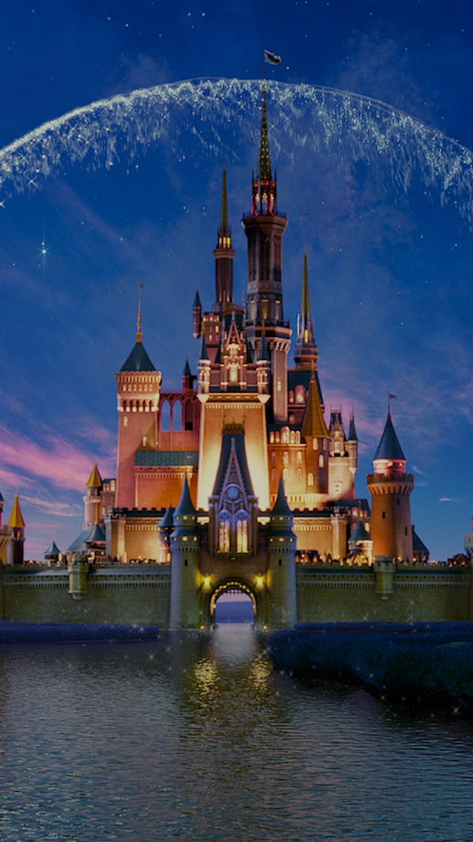ディズニー映画といえば、 この印象的なオープニング🏰✨ 4月6日は❮ #城の日 ❯ 映画のストーリーや音楽に合わせてお城の表情も変わる 特別オープニング集をお届け🪄࿐·˖*⌖ これから始まる物語へ、観る人の心をぐっと引き込みます🎬 あなたの心に残っているオープニングも ぜひ教えてくださいね✍️