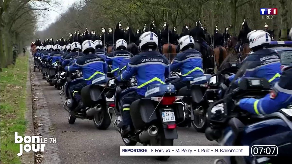 💬 “On est en France ici, habille‑toi comme tel…” : une affaire de racisme au sein de la Garde Républicaine ? 📺 Le témoignage de son avocat dans #BonjourLaMatinaleTF1
