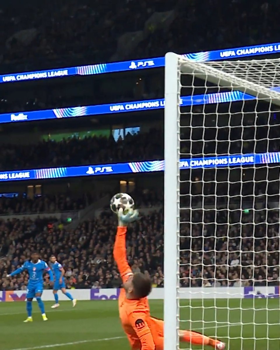 Didn't think arms could bend that way 🤯👏