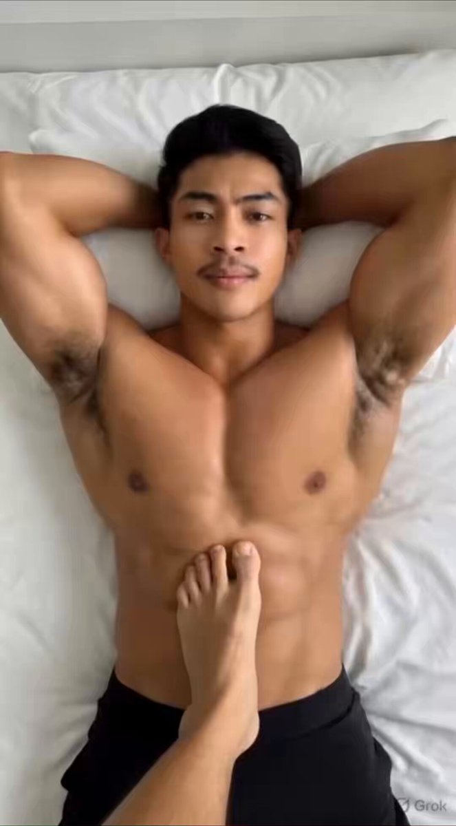 He had his friend massage his abs using their feet—grinding, pressing, and stomping—until he was completely winded. #ai #gutpunch