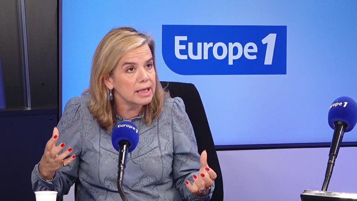 Bally Bagayoko comparé à Obama: Au vu de tout ce que LFI a dit, ils devraient laisser leurs places à des gens plus adaptés pour représenter la nouvelle France, cela paraßtrait cohérent" selon Gabrielle Cluzel dans #ChristineKellyEtVous Christine KELLY sur #Europe1