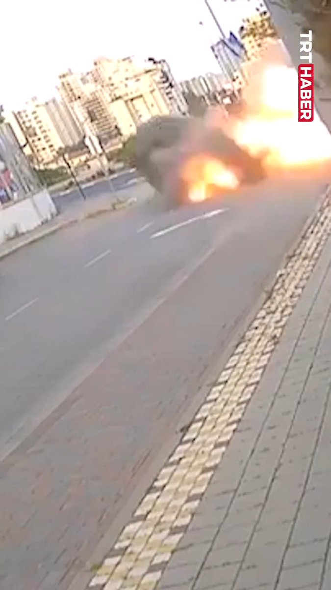 İran kendisini hiç yormadan gece gündüz canı istediğinde yavaş yavaş Tel Aviv’i vuruyor. Tadını çıkarıyorlar.