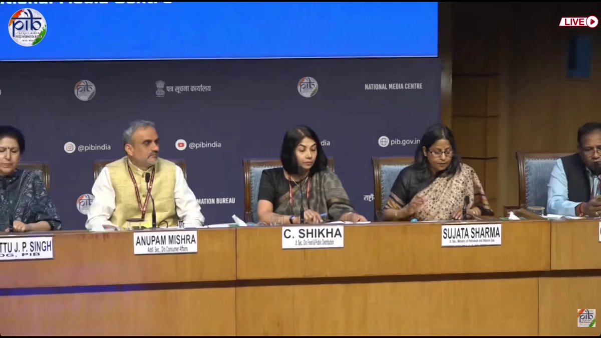 Government has clarified that LPG supply remains sufficient, with additional cargoes already tied up to meet demand. Oil and gas companies, including their senior leadership, have been actively monitoring the situation on the ground over the past two days. State governments are also holding regular reviews to ensure smooth distribution and to take immediate action against any instances of black marketing or hoarding. There is no shortage at #LPG distributorships, and supply operations continue at scale Around 50 lakh LPG cylinders are delivered every day, with online booking reaching a record level of 97 percent. To prevent diversion, delivery authentication through OTP has been widely implemented, now covering nearly 90 percent of deliveries. Distributors are operating even on holidays and Sundays to ensure uninterrupted and convenient supply for all consumers -Sujata Sharma, Joint Secretary, Ministry of Petroleum and Natural Gas #MoPNG #EnergySecurity