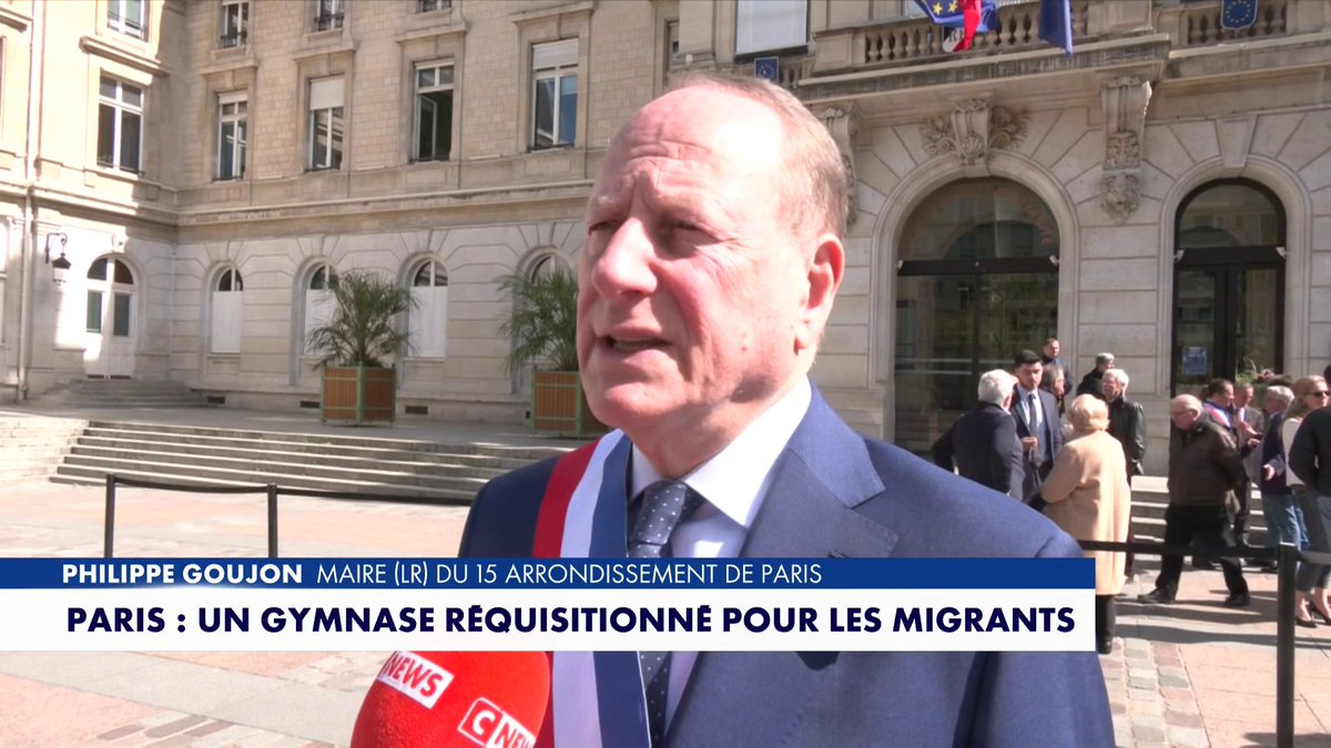 Le maire LR du 15e arrondissement de Paris, à propos de la réquisition d'un gymnase pour y héberger des migrants : «Nous demandons que d'autres solutions soient trouvées. Notamment pour les migrants en situations irrégulières et qui n'ont rien à faire sur le territoire»