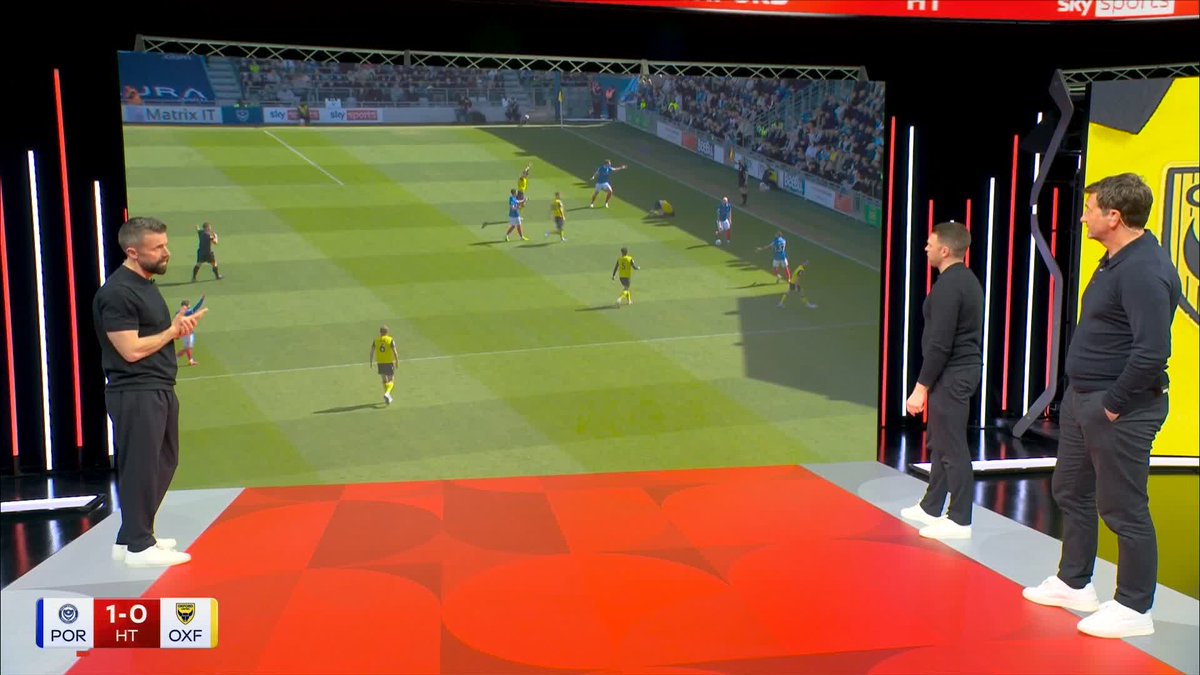 "For me, it's not a red card" "It's a yellow, Oxford wouldn't be gutted if it was a yellow" Tim Sherwood and Jamie Mackie react to Conor Ogilvie's controversial red card 🎙️