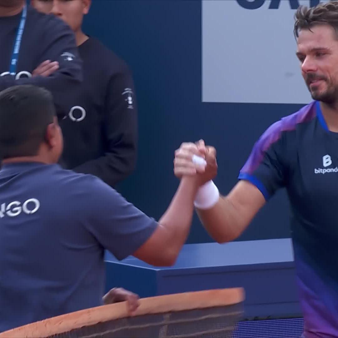 Wawrinka making the day of a grounds man… The class