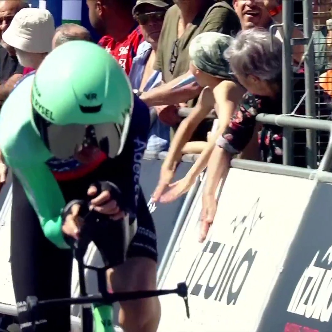 OH CE CHRONO DE PAUL SEIXAS 🤯 Le Français atomise le temps de Primoz Roglic et prend la tête provisoire du contre-la-montre du Tour du Pays-Basque ! #LesRP