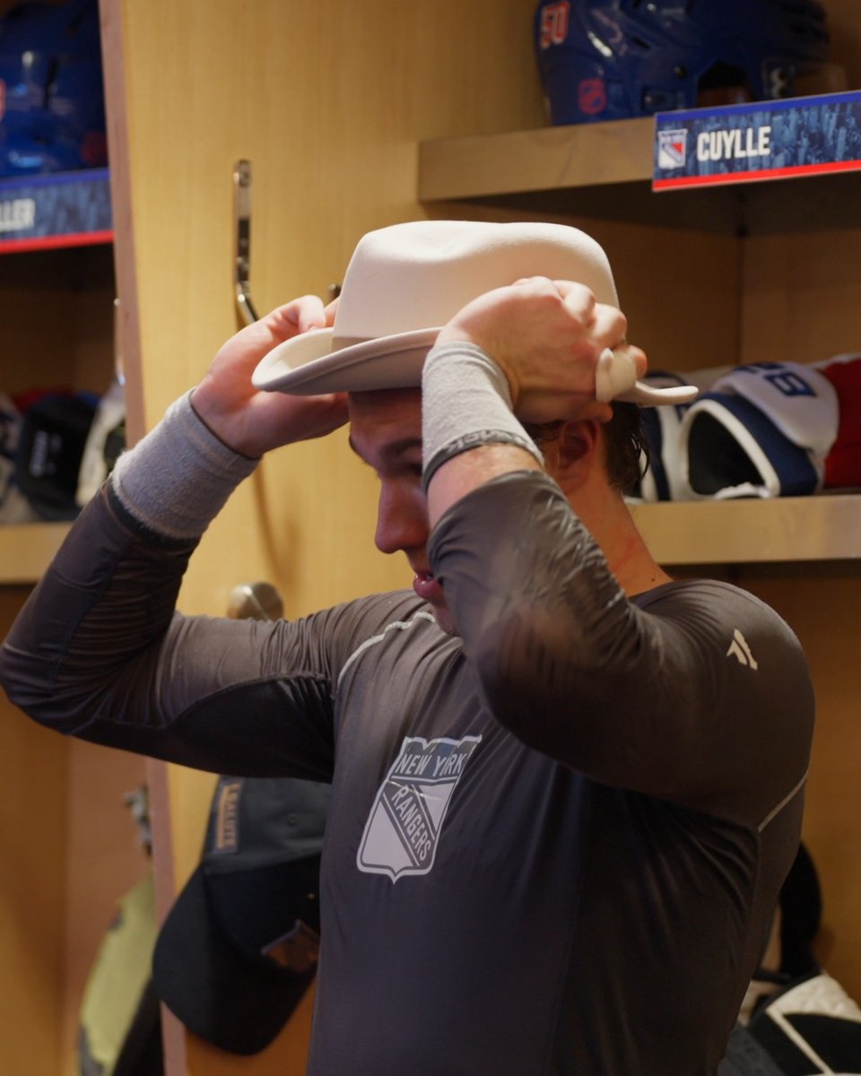 Gabe 🤝 Cools Scoring their first career hattys and earning the Broadway Hat in back-to-back games