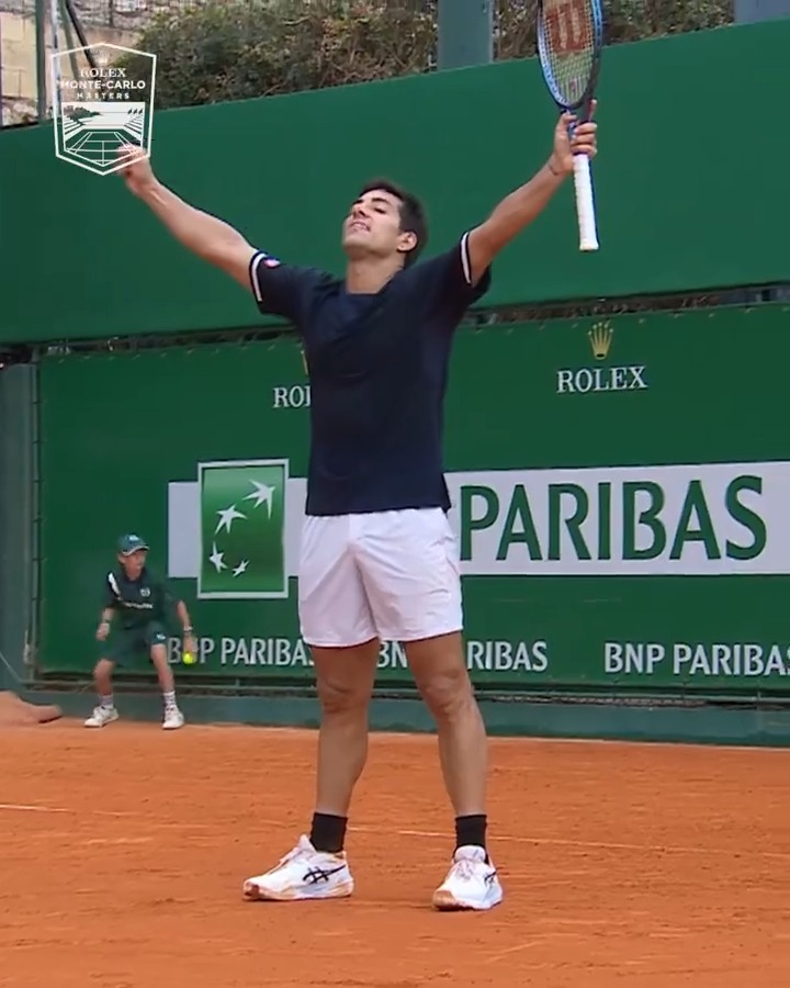 First Masters 1000 win in 2.5 years 😯 Cristian Garin is back in the winners' circle...🇨🇱 #RolexMonteCarloMasters