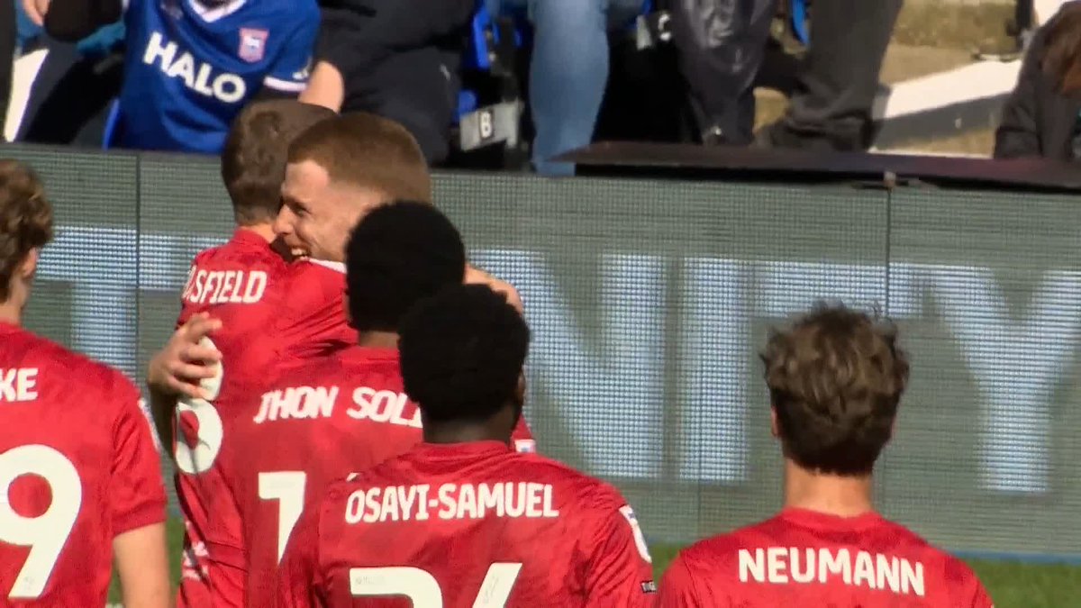 Wtf, Birmingham are leading away from home 🤯 Lovely finish from Carlos Vicente 👌
