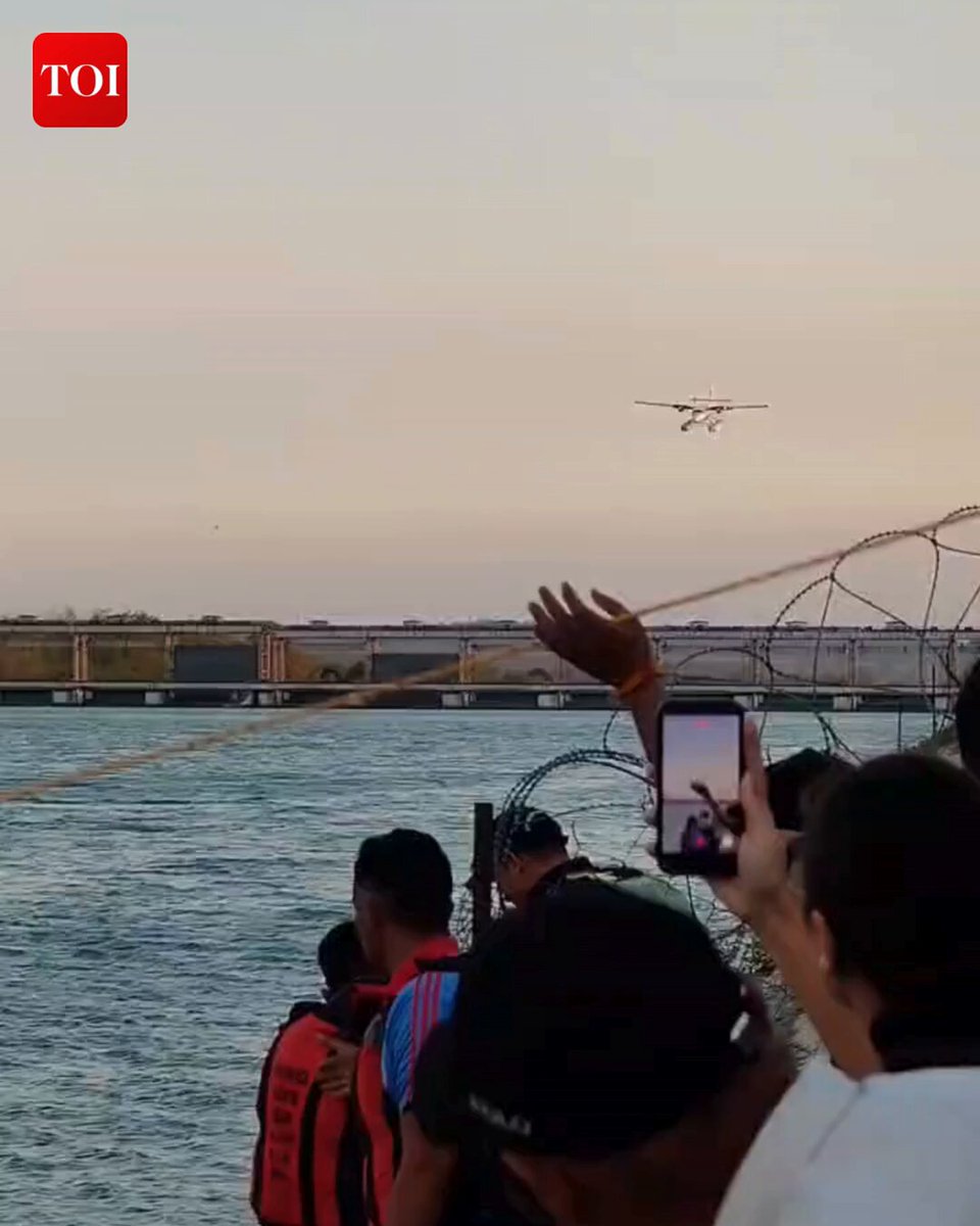 In a first for the country, a De Havilland Canada DHC-6 Twin Otter was successfully converted into a seaplane with floats attached and carried out a test flight over the Ganga Barrage in Haridwar, marking a significant step for India’s regional and water-based aviation. #Seaplane #AviationNews #TwinOtter #Uttarakhand #Haridwar #IndianAviation
