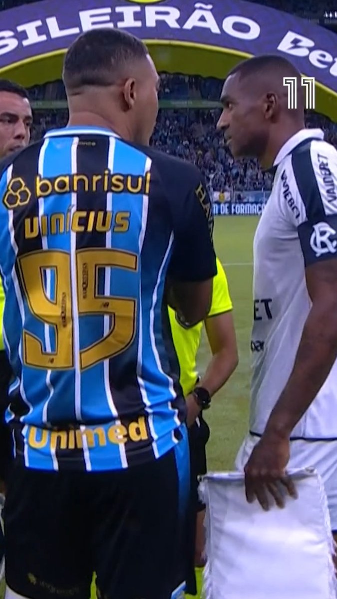 Decidiram campo/bola sem precisar da moeda ao ar 🤝