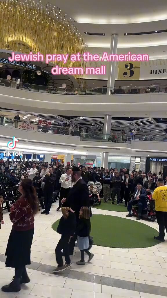 A Muslim man was so inspired to see a group of Orthodox Jews pausing to pray at the American Dream Mall, that he took a video and posted it to his TikTok page. 🙏❤️