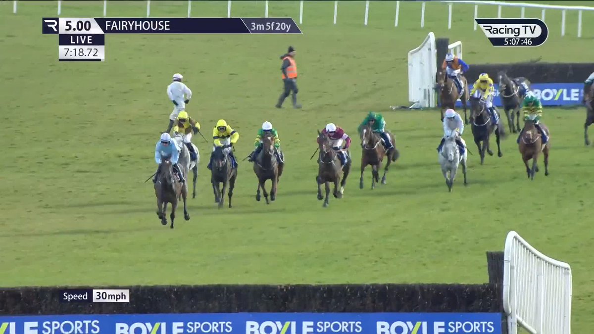 ๐ตโช๏ธ SOLDIER IN MILAN wins the 2026 Irish Grand National by a streak for Emmet Mullins! ๐ฎ๐ช ๐ 1st: Soldier In Milan 6-1f 2nd: Showurappreciation 10-1 3rd: The Enabler 28-1 4th: Argento Boy 16-1 5th: Monbeg Genius 25-1 ๐ค How did your bets get on people?