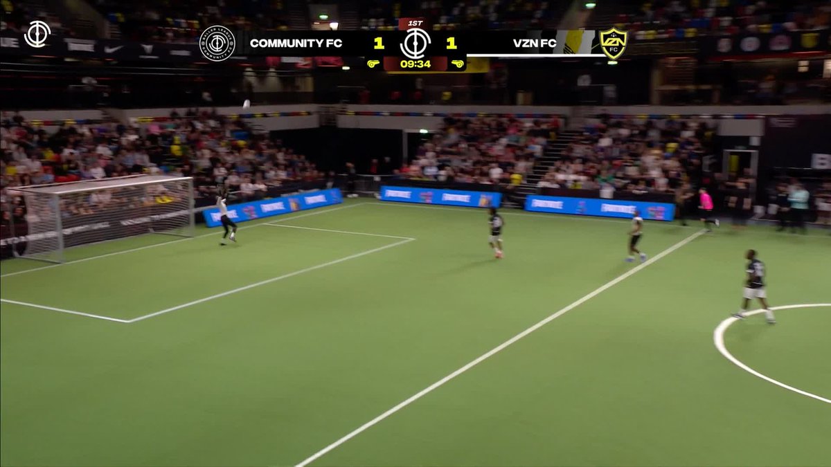 What on earth?! VZN FC goalkeeper bags from his OWN BOX 🤯