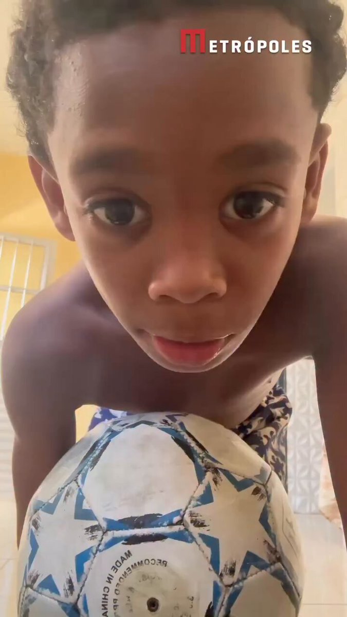 😂⚽ Mãe tenta interromper treino em casa e leva "caneta" do filho em lance inesperado 🤳 gustavo_henriqueatleta (ig)| MyHood