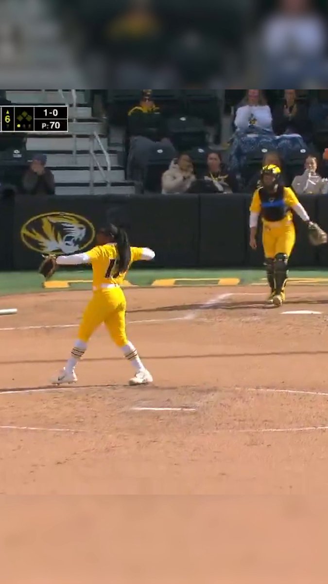 Still thinking about this sequence from Cierra Harrison 😮‍💨 Mizzou Softball