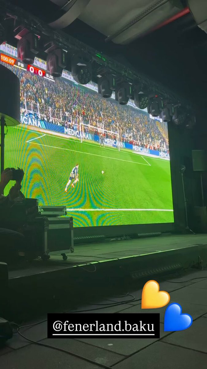 🇦🇿 Fenerbahçe-Beşiktaş derbisini bir arada izleyen Azerbaycanlı taraftarlarımız. Azerbaycan’da bu kadar çok taraftarımız olduğunu bilmiyordum