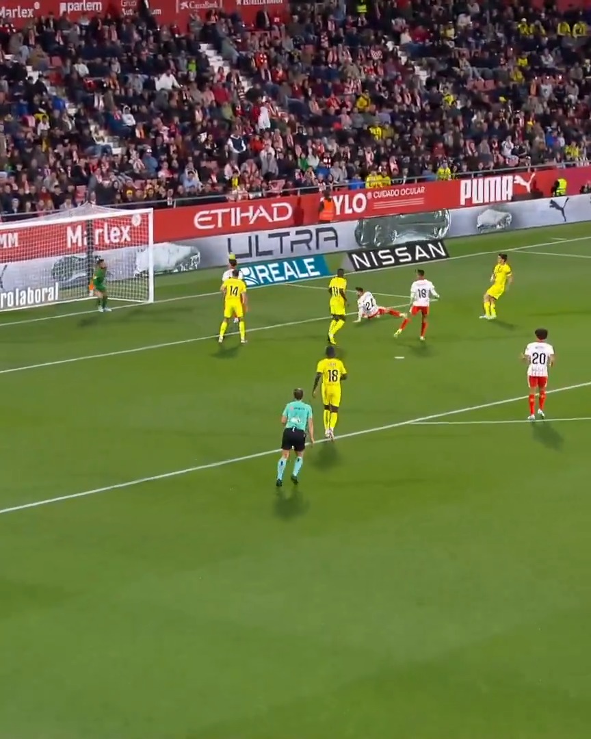 Vitor Reis vs Villarreal: Clean Sheet 79 Touches 54 Accurate Passes 92% Pass Accuracy 8 Clearances 4 Headed Clearances 4 Passes Into Final Third 3 Tackles 3 Recoveries 3 Ground Duels Won 3 Accurate Long Balls 2 Blocks #LoanWatch | Girona FC