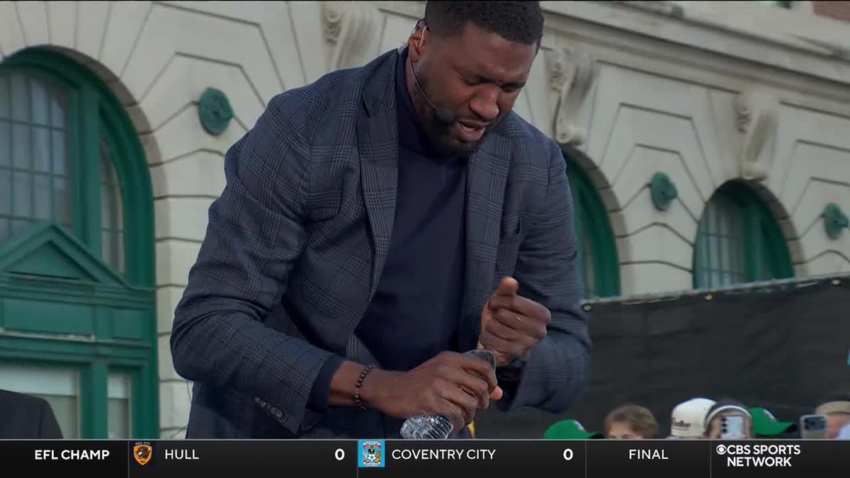 Could the March Madness 360 crew take the heat? Roy Hibbert, Steve Lappas, Gary Parrish, Isis “Ice” Young, and Wally Szczerbiak tried the famous spicy shrimp cocktail from St. Elmo Steak House in Indianapolis