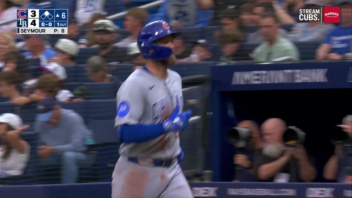 A sacrifice fly from Michael Busch puts the Cubs within 1!