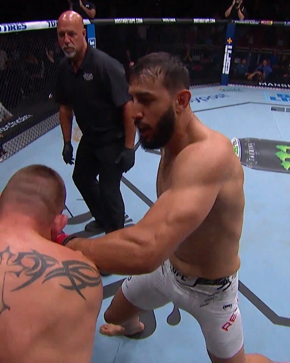 “WELCOME BACK THE DEVASTATOR” 😤 Dominick Reyes aims to put on a show at UFC327! [ APR 11 | 9pmET | Live on @ParamountPlus ]