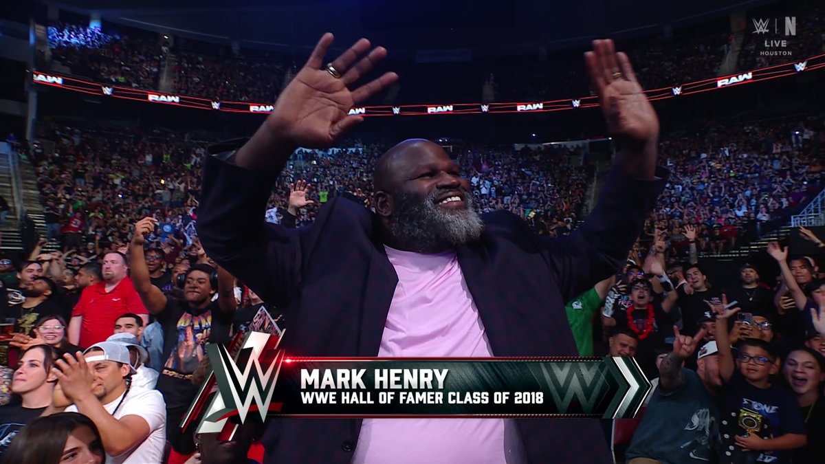 WHAT A POP FOR WWE LEGEND MARK HENRY!!! #WWERaw
