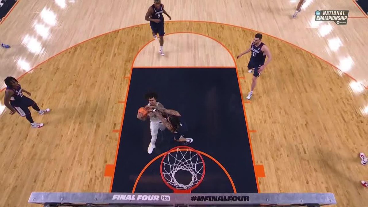 ELLIOT CADEAU. AND ONE. 😤😤 Michigan Men's Basketball