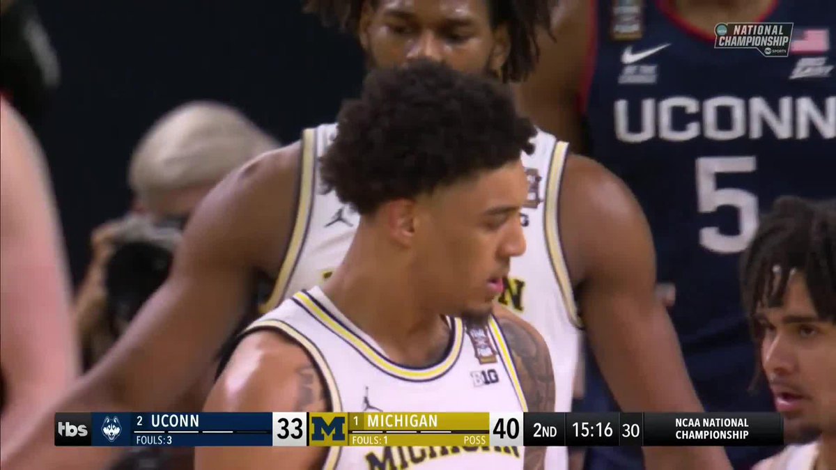 YAXEL GETS IT TO FALL 🔥 #MarchMadness Michigan Men's Basketball