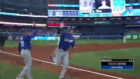 【日本人野手成績】 ・大谷翔平 (6打数2安打1本塁打) 打率.282 3本塁打 7打点 OPS.926 ・岡本和真(4打数2安打) 打率.263 2本塁打 3打点 OPS.770 ・村上宗隆(3打数0安打1四球) 打率.206 4本塁打 7打点 OPS.892 ・吉田正尚(3打数1安打2四球) 打率.250 3打点 OPS.875