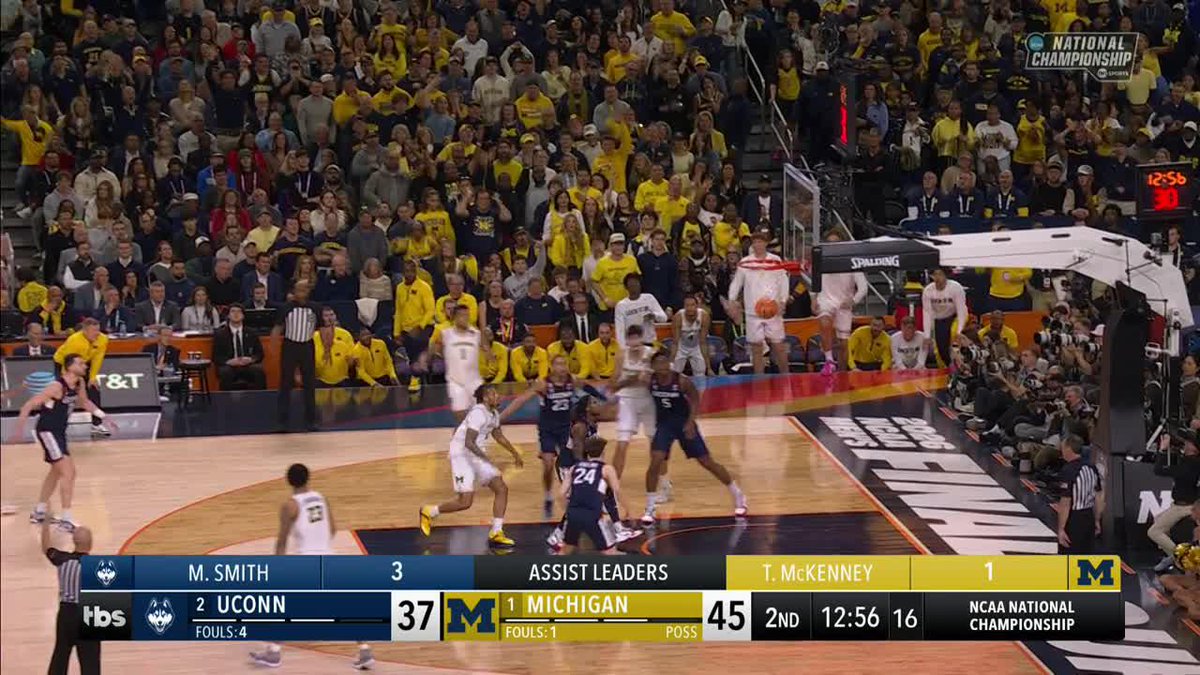 Elliott Cadeau hits Michigan's FIRST THREE of the night Extends the Wolverines lead to 9 midway through the 2H 👀 Watch the #NationalChampionship on TBS