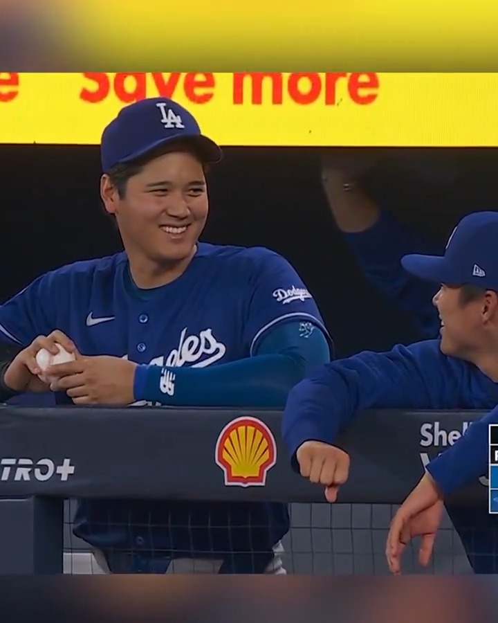 Shohei Ohtani and Yoshinobu Yamamoto watching and learning from Miguel Rojas 🤣