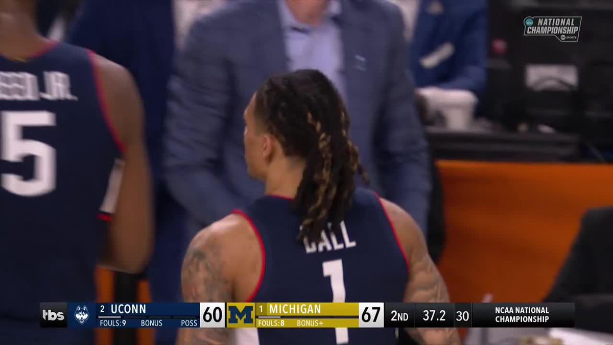 SOLO BALL WITH A KISS UCONN AINT DEAD YET