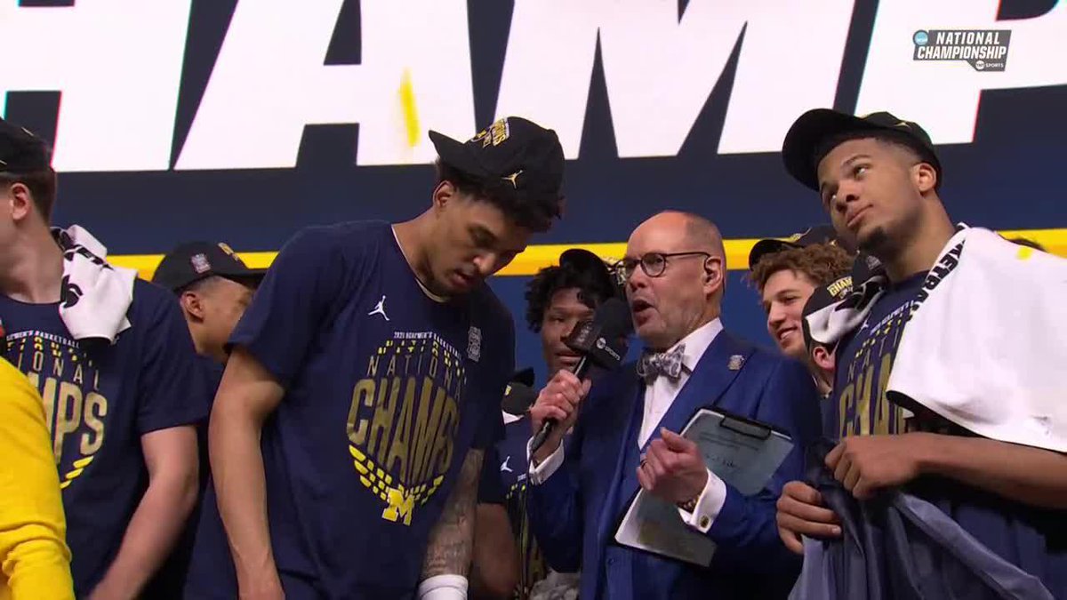 "I owe you everything. You mean the world to me. You're a superhuman. You're superwoman. I wouldn't be here without you and I'm gonna do everything I can to make sure you're OK forever." Michigan Men's Basketball's Yaxel Lendeborg with a heartfelt message to his mother 💛