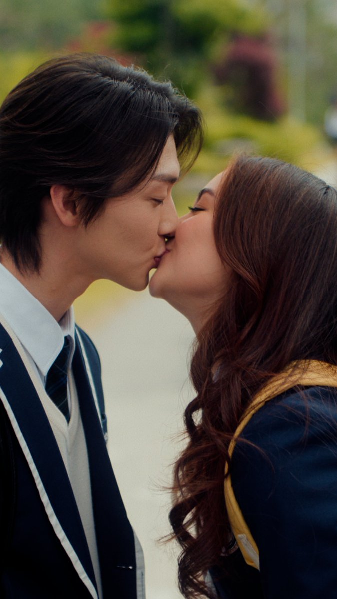 we truly live in a brave new world where a min ho and kitty kissing compilation can finally exist 🥰 #XOKitty #AnnaCathcart #SangHeonLee