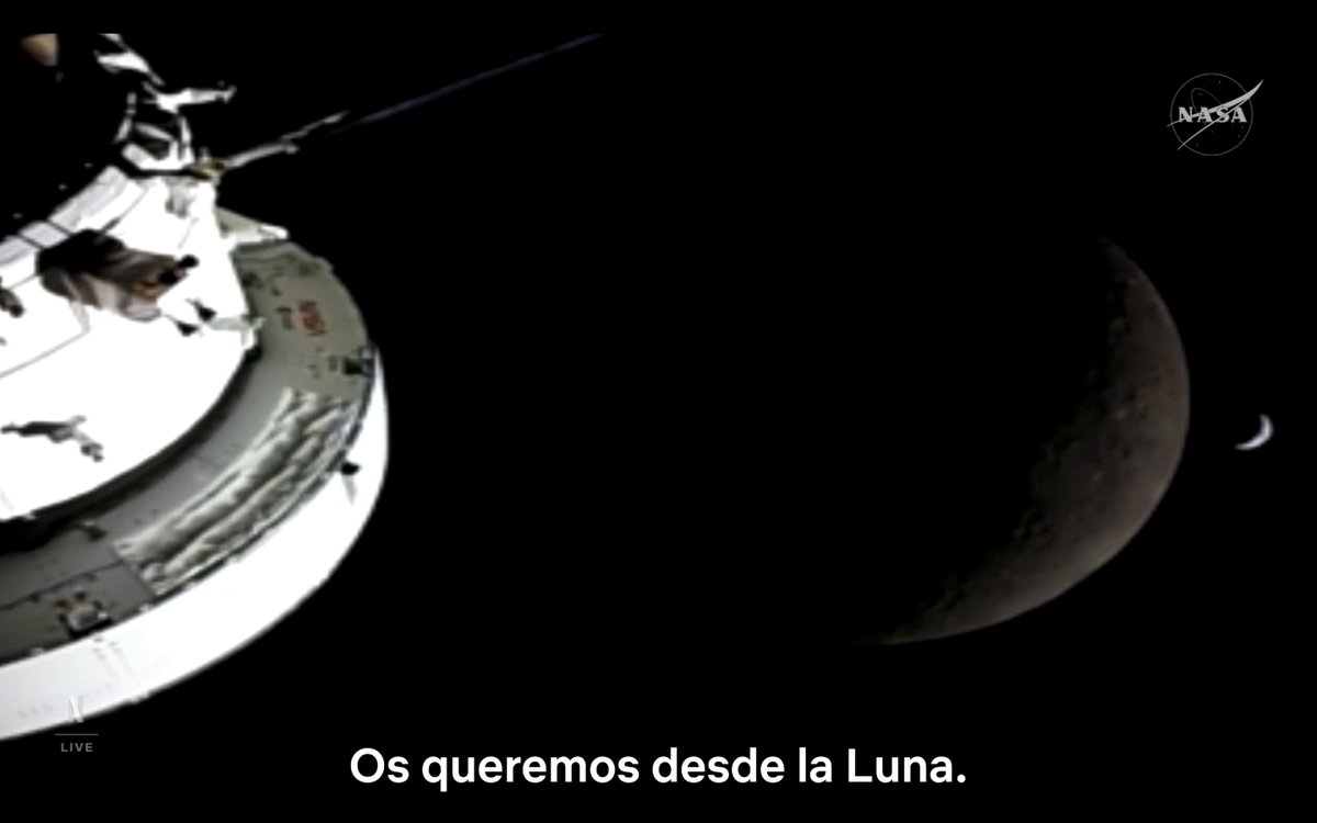 Hay pocas declaraciones de amor más bonitas que un "os queremos desde la Luna". Imágenes de la despedida y el regreso de la tripulación de Artemis II desde la cara oculta de la Luna, retransmitidas EN DIRECTO por Netflix. Ya puedes ver todo el vuelo de aproximación.