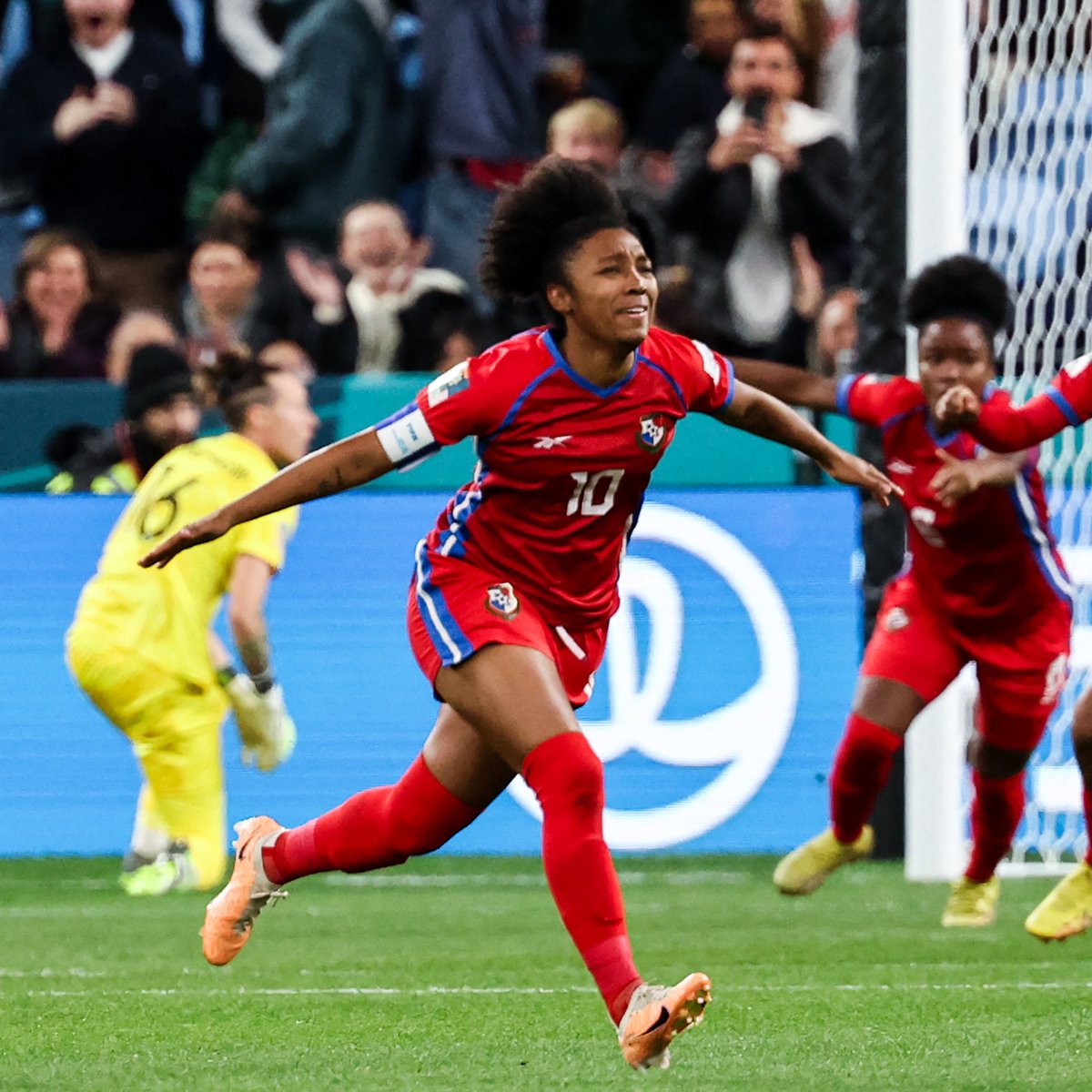 Remember when Marta Cox did this? 🫨 @FepaFut | #FIFAWWC